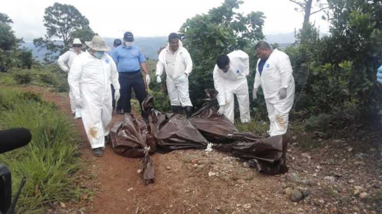 Tres Mujeres Cuerpos Exhumados Este D A En Cementerio Clandestino