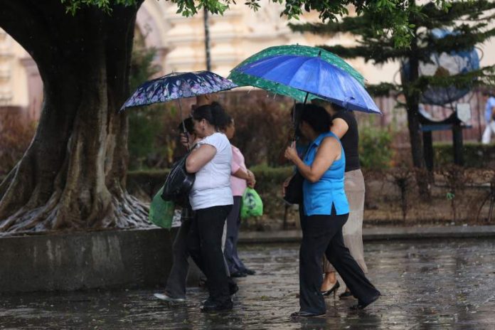 CLIMA DE ESTA TARDE: Lluvias intensas en cuatro zonas de Honduras Clima de esta tarde