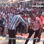 YouTube Pastor exorciza a hombre con supuesto “demonio gay”