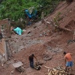 Al menos 7 muertos y 57 desaparecidos en un deslave en China