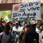 Campesinos protestan en contra de la explotación minera en Honduras