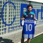 Osvaldo-camiseta-Facebook-FC-Porto_CLAIMA20150805_0023_28