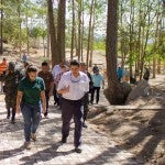 Presidente de Honduras anuncia construcción de megaparque en zoológico de El Picacho