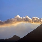 Volcán de Fuego vuelve a incrementar su actividad en Guatemala