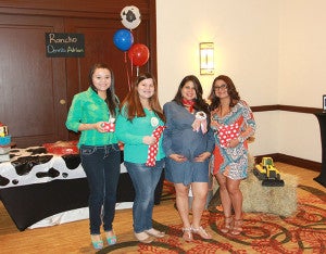 Melissa Barahona, Fabiola Paredes, Stephanie Ayala de Carvajal y Hilda Figueroa de Ponce.