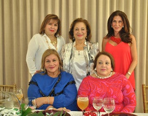 Ada Santos, Suyapa Fuschich, Carmen Chahín de Bandy, Farah Robles y Linda Mejía.