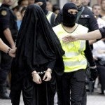España arresta a reclutadora de EI (Estado Islámico)