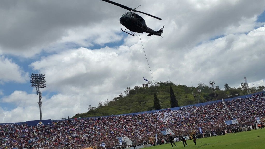 Fervor cívico en Tegucigalpa Policía Militar realiza simulacro de rescate