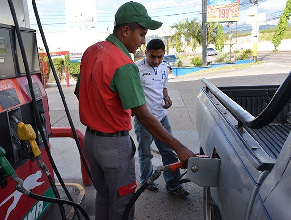 Octava semana de rebaja en precio de gasolinas, aumentan el diésel y el kerosene