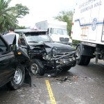 Honduras Un herido en choque de dos carros y una moto