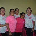 Parte del grupo de damas miembros del Comité Nacional de Prevención de Cáncer de Mama.