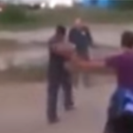 Video muestra a policía hondureño que dispara a un grupo de cubanos
