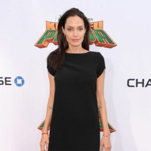 A parte de su trabajo como embajadora de buena voluntad de Naciones Unidas, la actriz Angelina Jolie también dedica cada día al menos unas horas a su trabajo humanitario con los refugiados.
