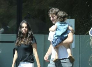  Ashton Kutcher y Mila Kunis esperan su segundo hijo.