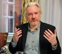 Cuatro años de libertad negada para Julian Assange.
