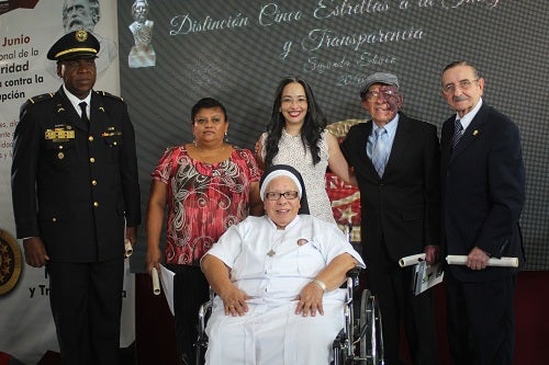Yony Aquino; Juana Díaz Gabriela Castellanos; Mario Argueta; Enrique Aguilar-Paz Cerrato y Sor María Rosa Leggol O.S.F 
