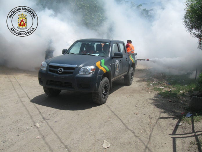 Realizan fumigación en el sector de Chamelecón para contrarrestar el zika