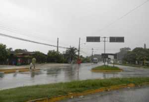 Varios lugares del país afectados por tormenta tropical EARL