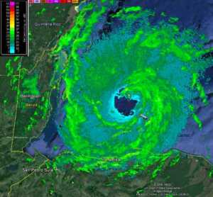 EARL se convirtió en huracán categoría 1