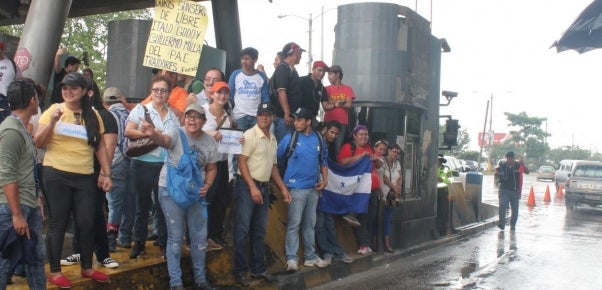 Protesta este lunes en la zona norte de Honduras.