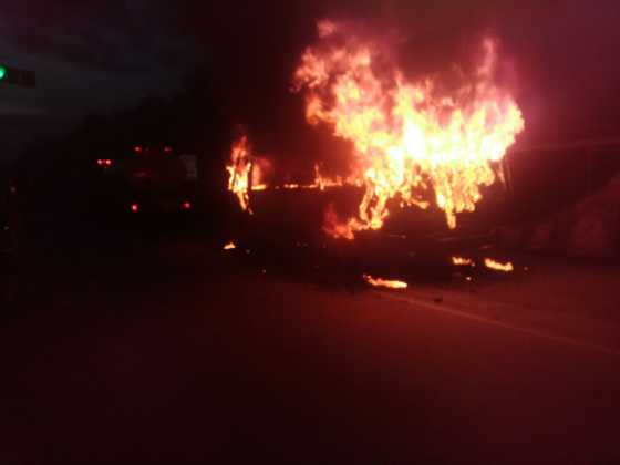 Bus quemado en La Ceiba