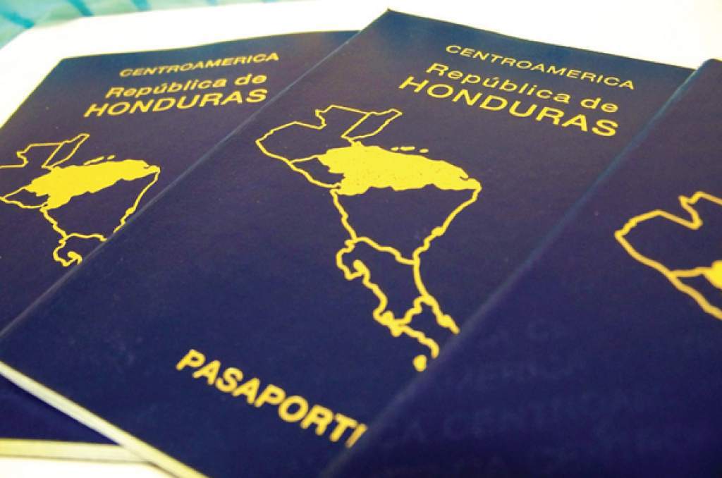 Suspenden temporalmente la emisión de pasaportes