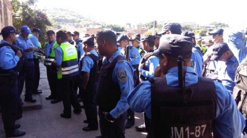 Policía refuerza seguridad en centro capitalino luego de incidentes