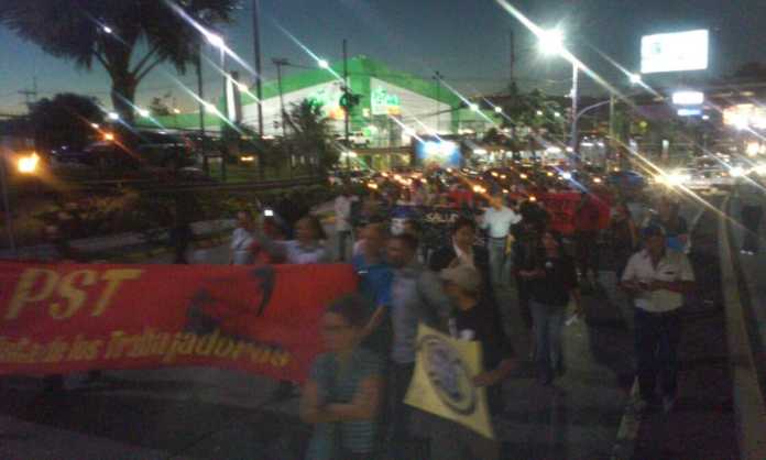 Se realizó anoche nueva movilización de indignados en Tegucigalpa