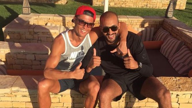 El deportista se volvió popular por fotos con Cristiano Ronaldo