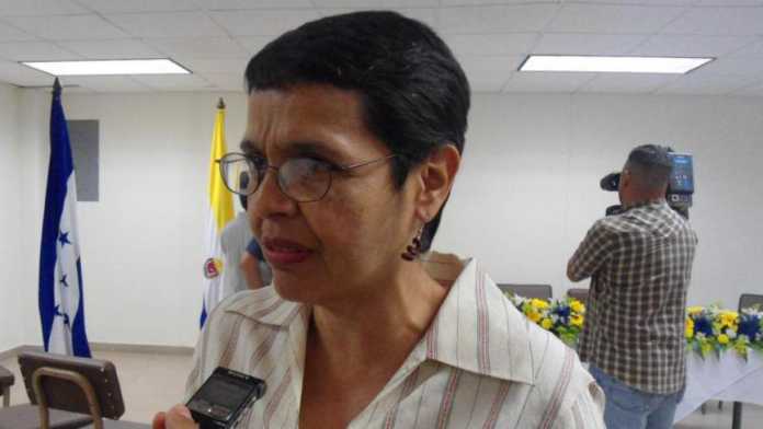 Juramentan Rutilía Calderón como nueva Ministra de Educación