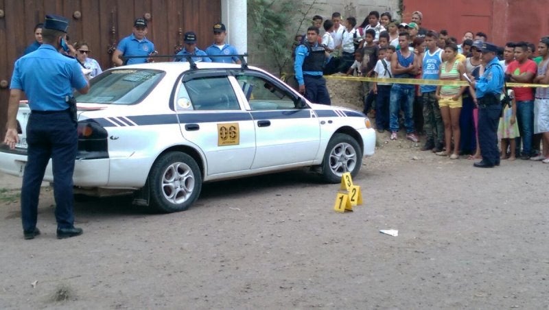 joven fue asesinado dentro de taxi