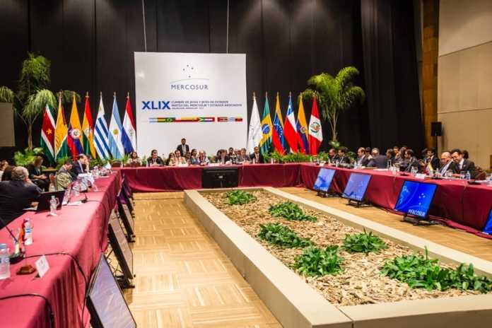 Argentina convocó para este sábado 1 de abril una reunión urgente de cancilleres del Mercosur para analizar la 