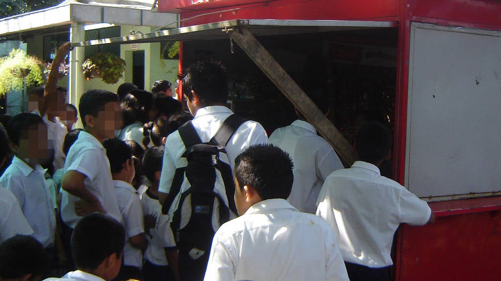 Comidas chatarras serán retiradas de los distintos centros educativos de Honduras,