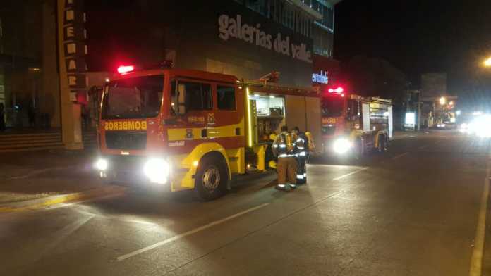 incendio en Mall Galerías del Valle