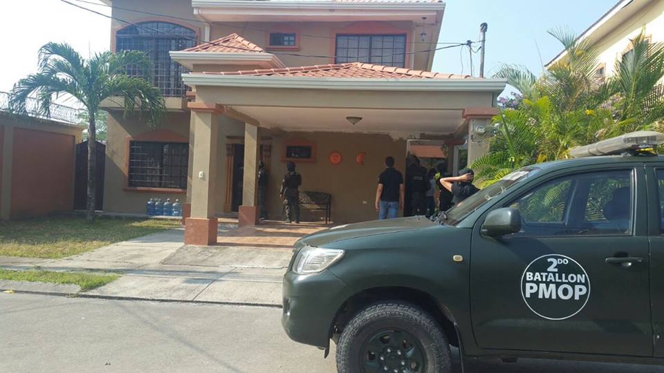 Policía Militar del Orden Publico en apoyo al Ministerio Publico realizó aseguramiento de una vivienda en Complejo San Angel de San Pedro Sula, supuestamente propiedad del señor Víctor Hugo Díaz.