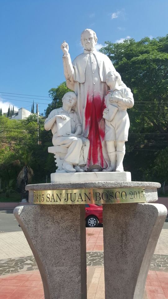 estatua de San Juan Bosco en Tegucigalpa