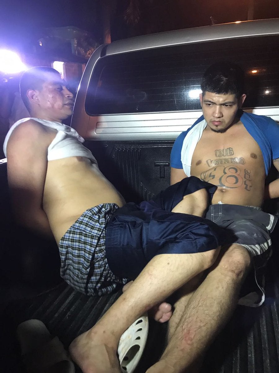 Momento en que fueron capturados dos de ellos en San Pedro Sula