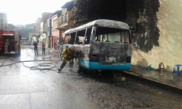 bus quemado en Tegucigalpa