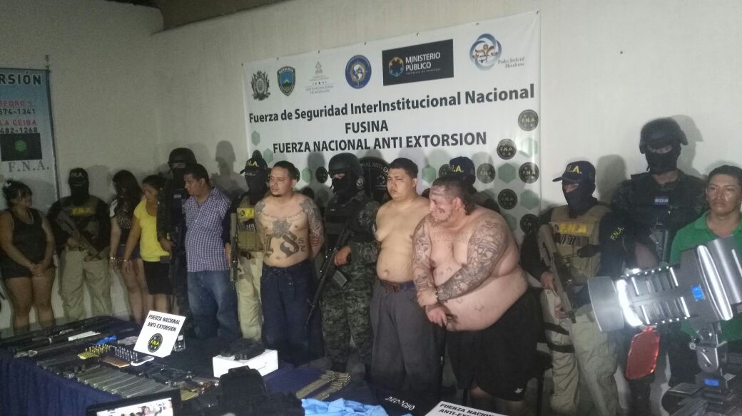 Entre los capturados, el jefe de la pandilla 18 a nivel nacional, quien coordinaba delitos de extorsión, tráfico de armas y droga