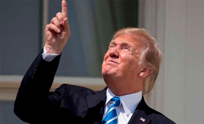 Donald Trump vio el eclipse