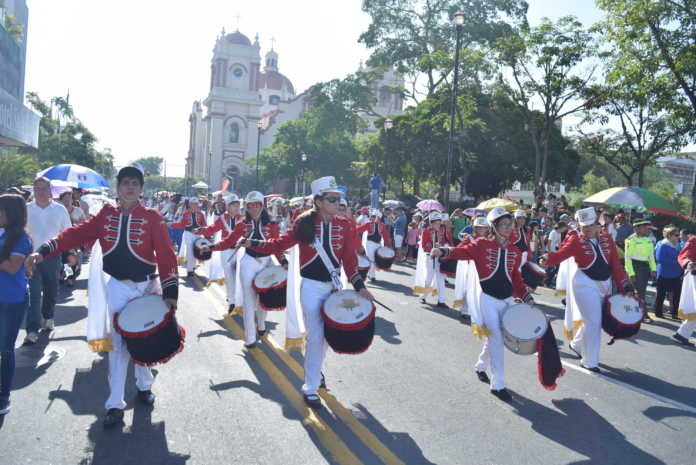 desfiles en San Pedro Sula
