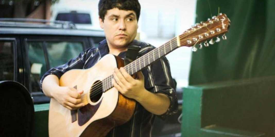 El cantante mexicano Juan Cirerol