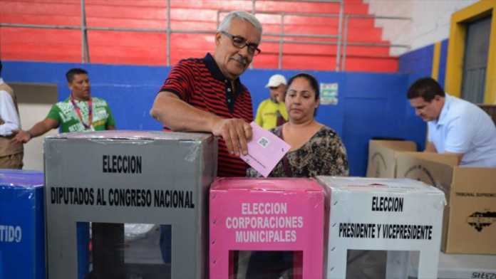 hondureños voten en EUA