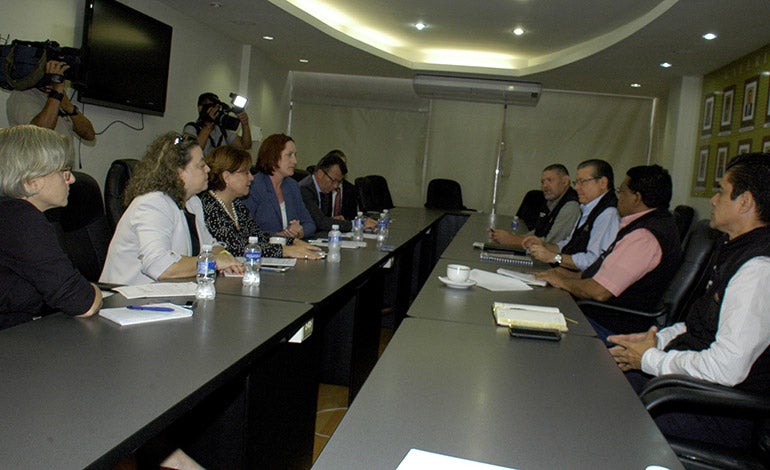 El pleno de magistrados del Tribunal Supremo Electoral se reunió con representantes de la Embajada de Estados Unidos y otras organizaciones.