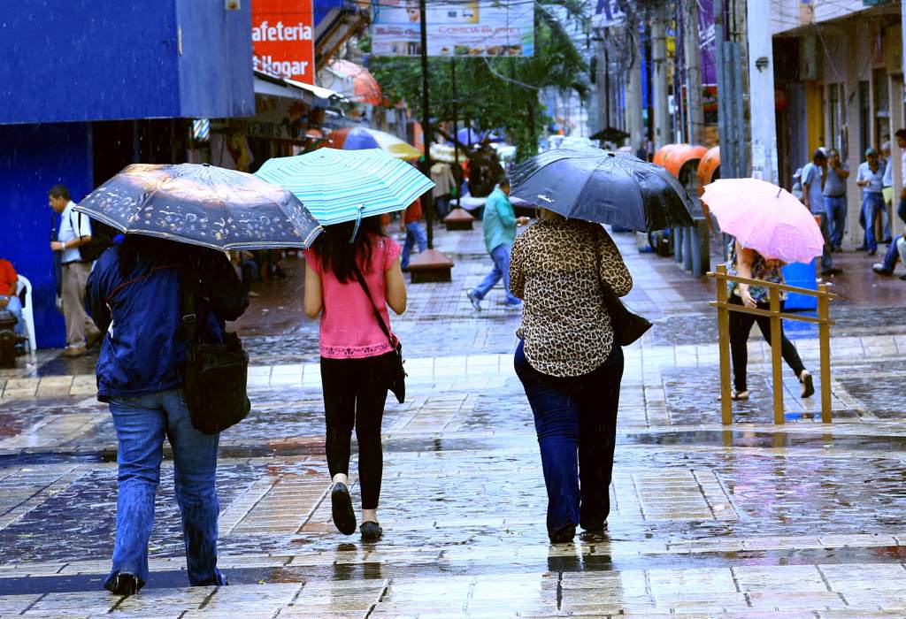Las autoridades de Copeco anunciaron este lunes intensas lluvias y descensos en la temperatura durante las próximas horas.