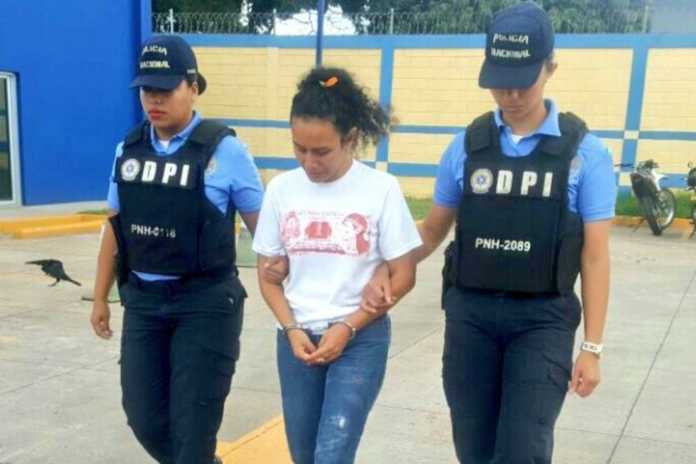 Una fémina fue arrestada en Tegucigalpa luego de asfixiar a su hijastra. Posteriormente, la madrastra hizo creer a las autoridades que se trataba de un accidente.