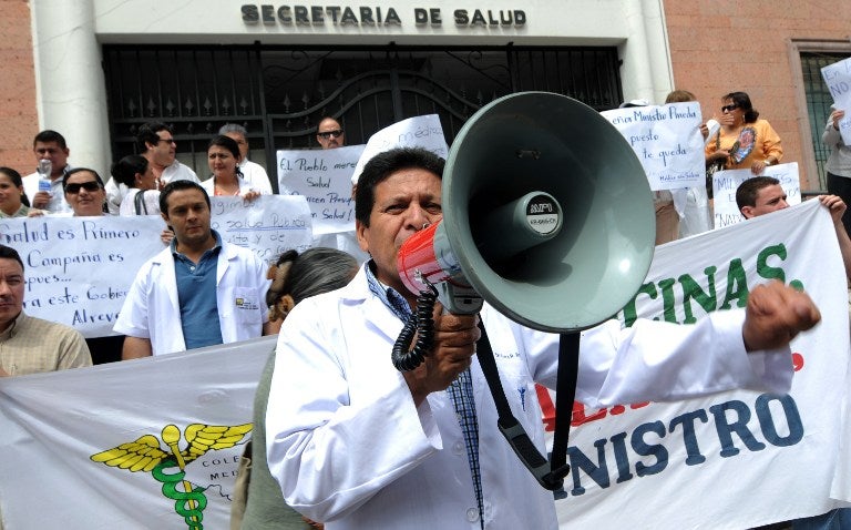 crisis entre gobierno y médicos hondureños