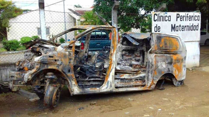 ambulancia quemada en Villanueva