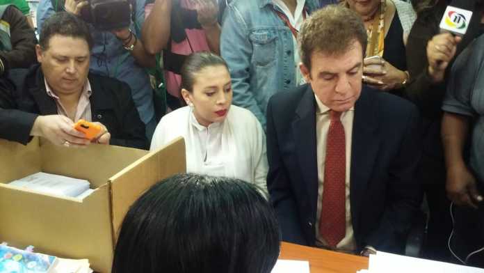 6cd2cf3e-1509-445f-952d-95988454e075 Alianza de Oposición pide al TSE anular escrutinio