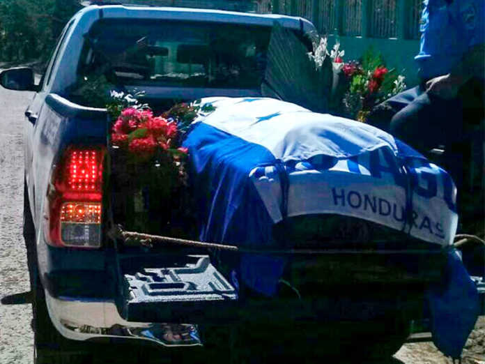 entierro-policias-muertos-en-olancho2 dos policías